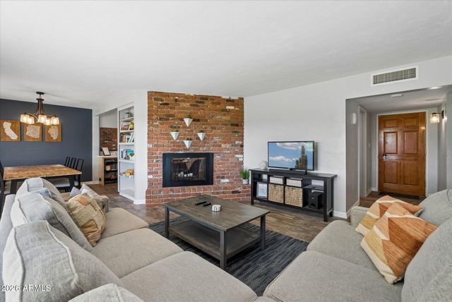107 E PALMCROFT Drive, Tempe, AZ 85282