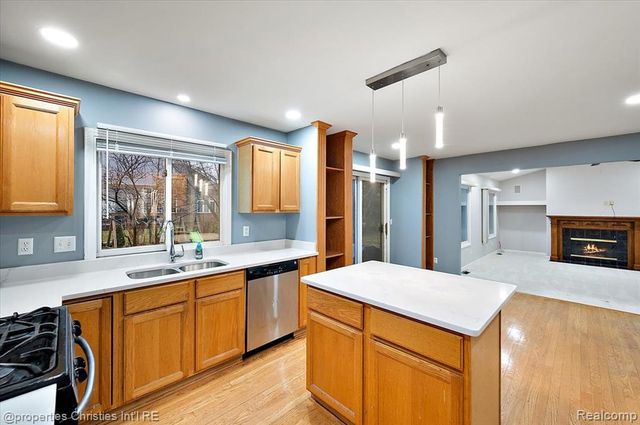 3210 Davenport Lane, Rochester Hills, MI 48309