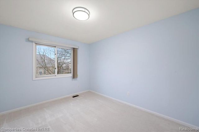 3210 Davenport Lane, Rochester Hills, MI 48309