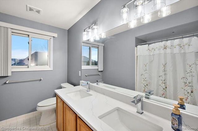 3210 Davenport Lane, Rochester Hills, MI 48309