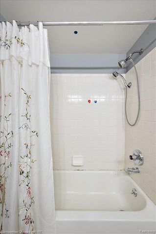 3210 Davenport Lane, Rochester Hills, MI 48309