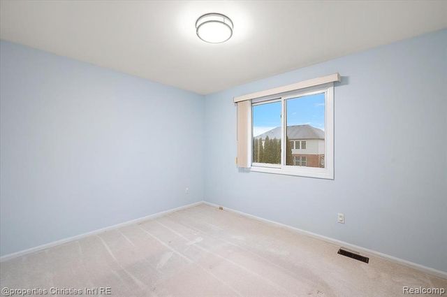 3210 Davenport Lane, Rochester Hills, MI 48309