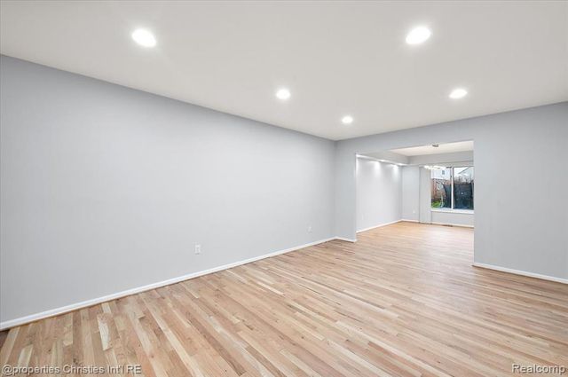 3210 Davenport Lane, Rochester Hills, MI 48309