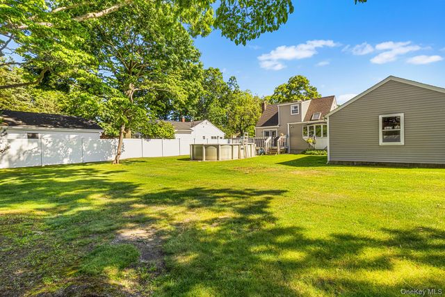 113 Duffy Place, West Islip, NY 11795