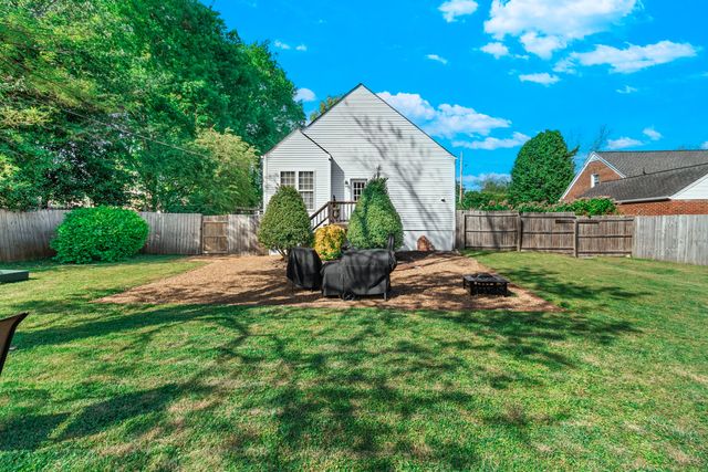 323 Bowman Avenue NW, Cleveland, TN 37311