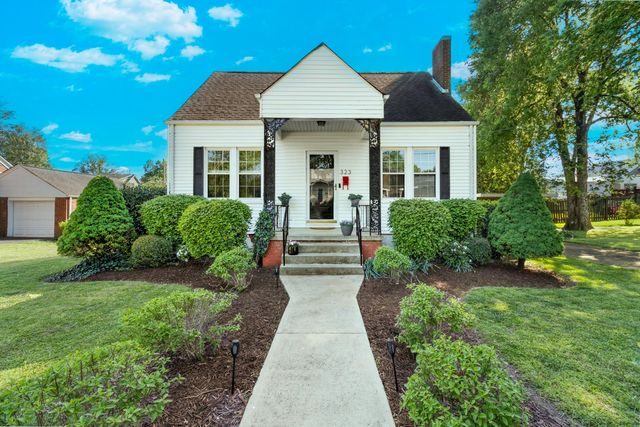 323 Bowman Avenue NW, Cleveland, TN 37311