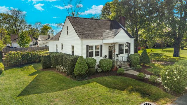 323 Bowman Avenue NW, Cleveland, TN 37311