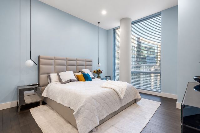 22 Liberty Dr PH1H, Boston, MA 02210