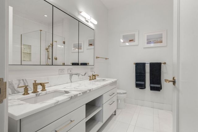 22 Liberty Dr PH1H, Boston, MA 02210