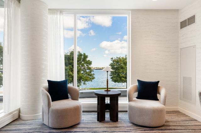 22 Liberty Dr PH1H, Boston, MA 02210