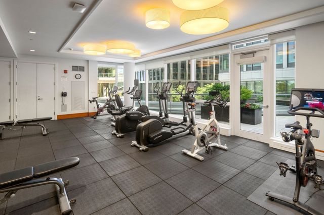 22 Liberty Dr PH1H, Boston, MA 02210