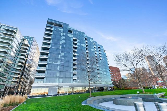 22 Liberty Dr PH1H, Boston, MA 02210