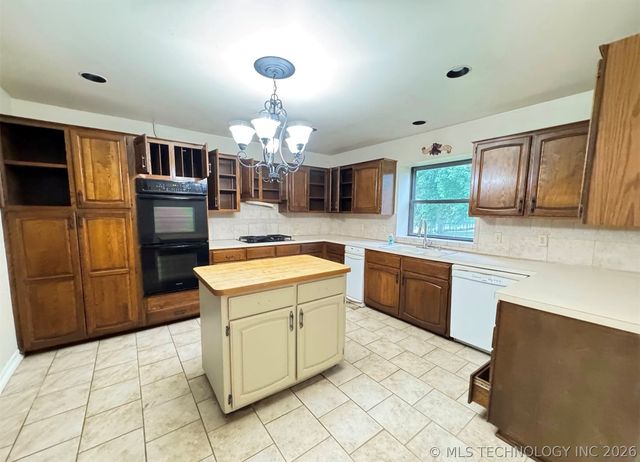 3927 E 79th Street, Tulsa, OK 74136