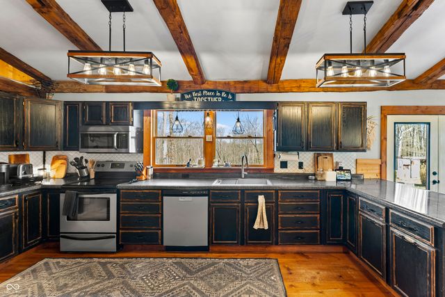 12980 W Lake Road, Seymour, IN 47274