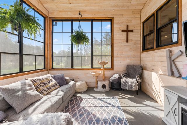 12980 W Lake Road, Seymour, IN 47274