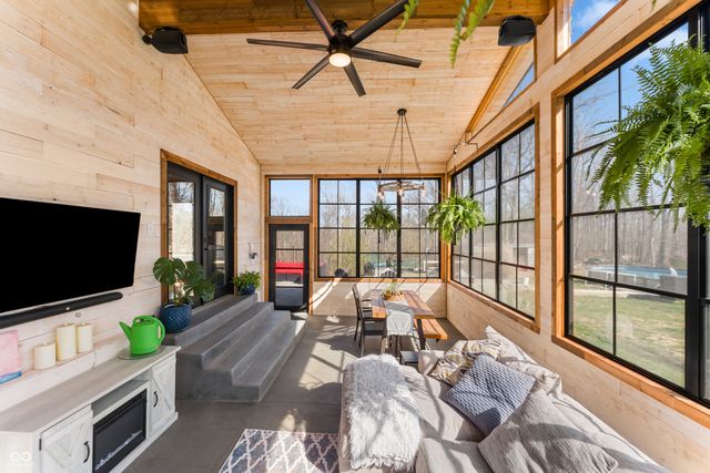 12980 W Lake Road, Seymour, IN 47274