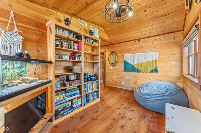 12980 W Lake Road, Seymour, IN 47274