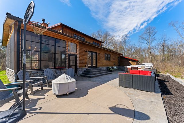 12980 W Lake Road, Seymour, IN 47274