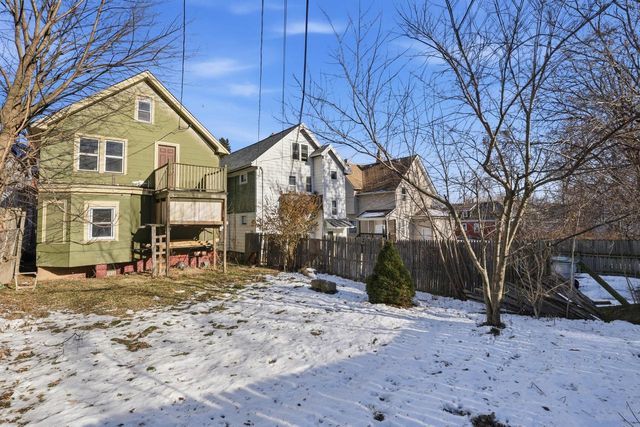 215 E Chambers STREET, Milwaukee, WI 53212