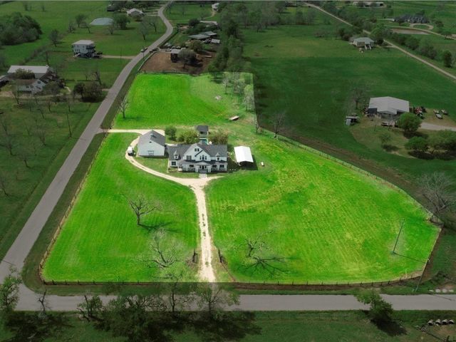 3103 Brundrett Road, Wallis, TX 77485