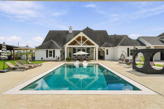 3103 Brundrett Road, Wallis, TX 77485
