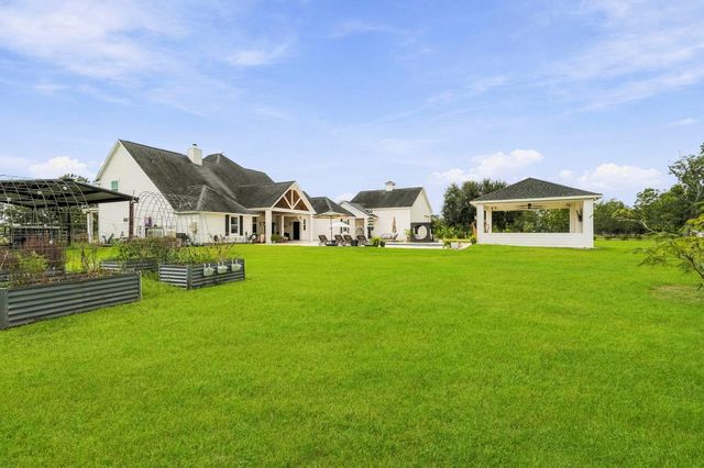 3103 Brundrett Road, Wallis, TX 77485