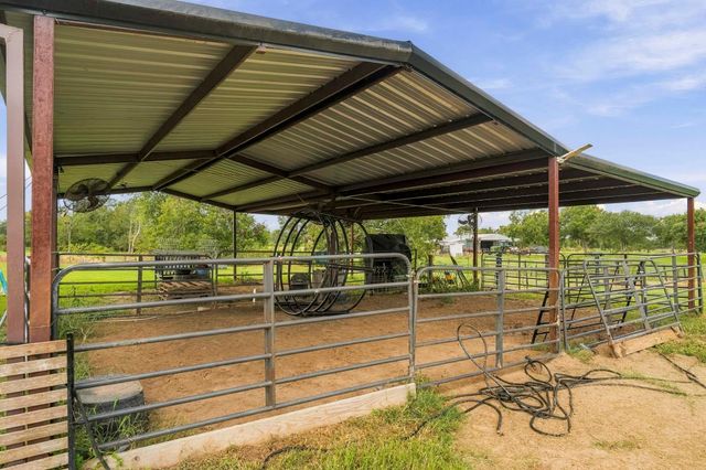 3103 Brundrett Road, Wallis, TX 77485