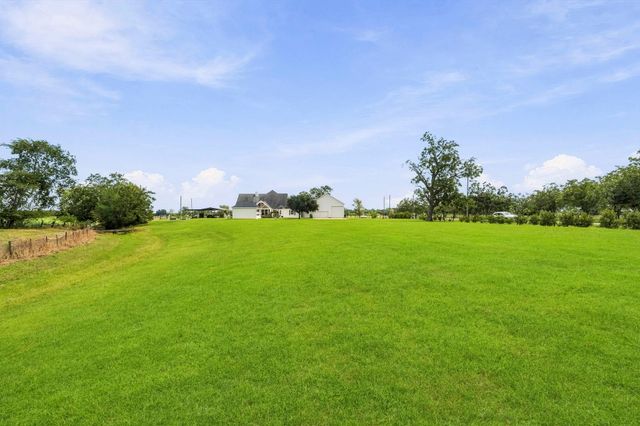 3103 Brundrett Road, Wallis, TX 77485