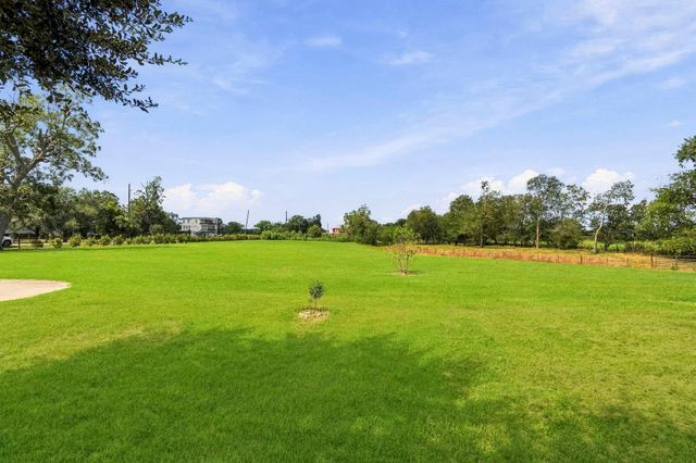 3103 Brundrett Road, Wallis, TX 77485