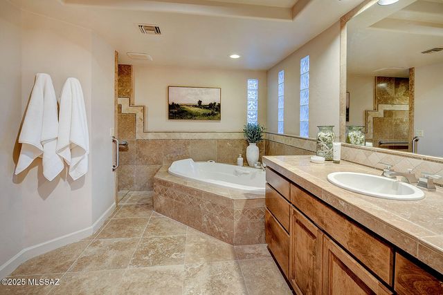 1933 Quiet Canyon Drive, Tucson, AZ 85718