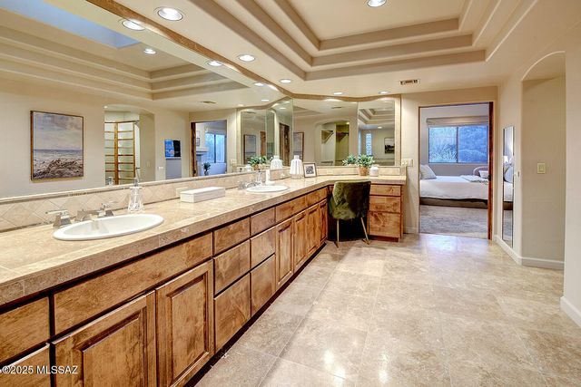 1933 Quiet Canyon Drive, Tucson, AZ 85718