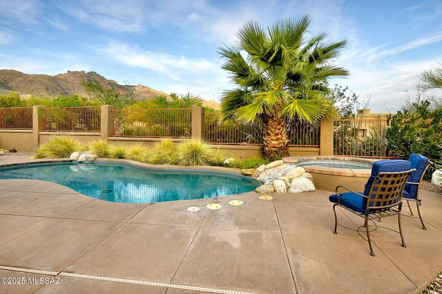 1933 Quiet Canyon Drive, Tucson, AZ 85718