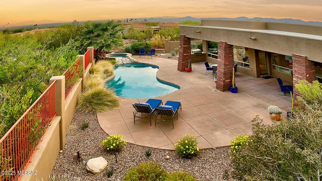 1933 Quiet Canyon Drive, Tucson, AZ 85718