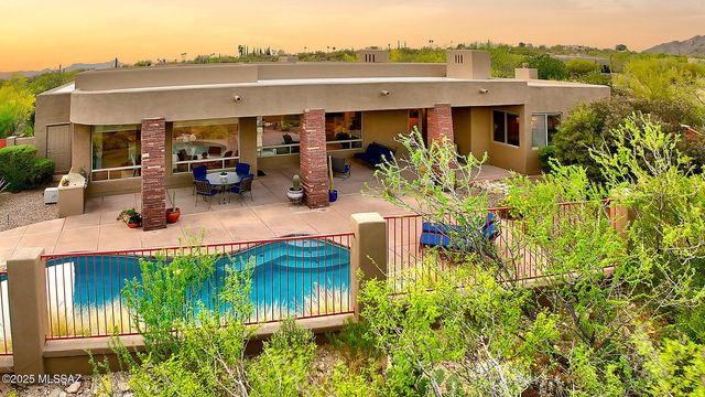 1933 Quiet Canyon Drive, Tucson, AZ 85718