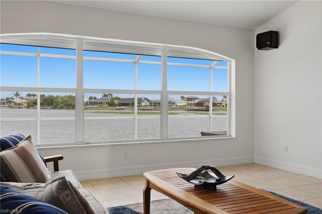 419 SW 12th ST, Cape Coral, FL 33991