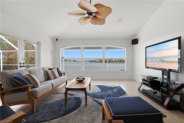 419 SW 12th ST, Cape Coral, FL 33991