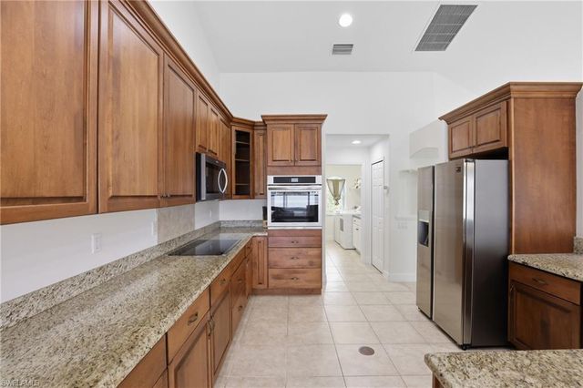 419 SW 12th ST, Cape Coral, FL 33991