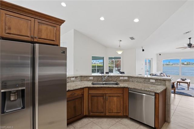 419 SW 12th ST, Cape Coral, FL 33991