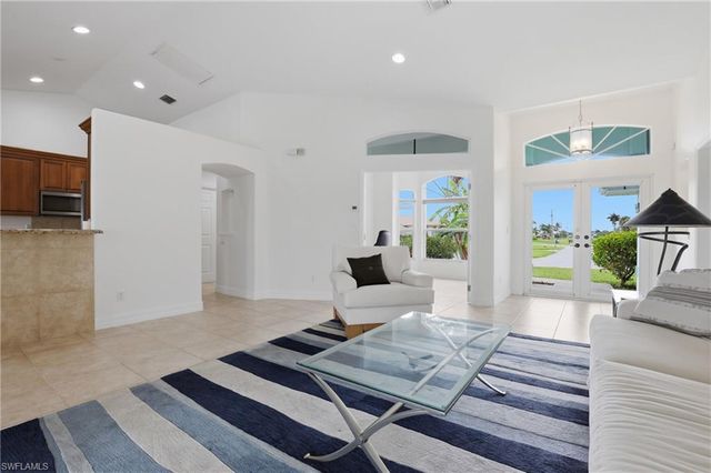 419 SW 12th ST, Cape Coral, FL 33991