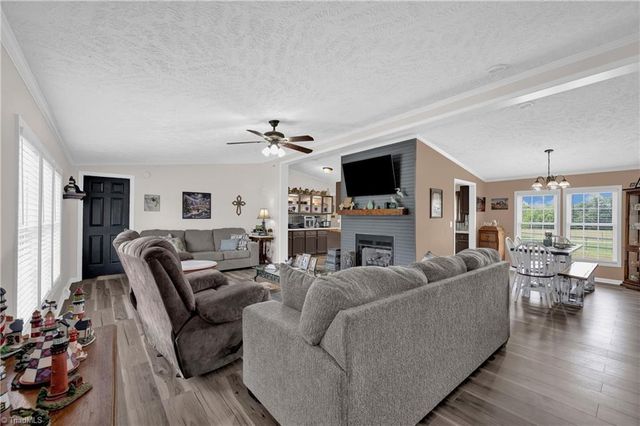 1008 Pine Ridge Drive, Hamptonville, NC 27020