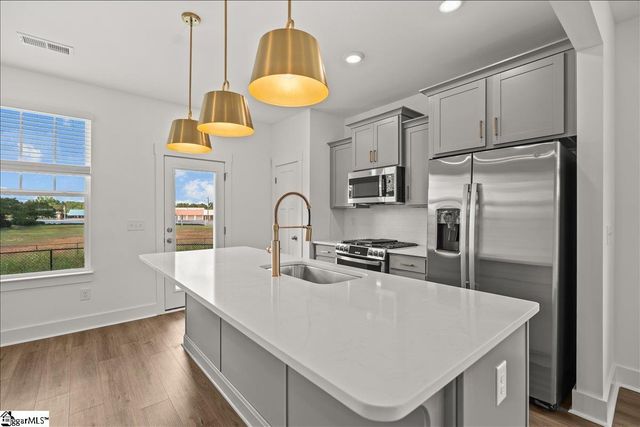 202 Cali Way, Piedmont, SC 29673