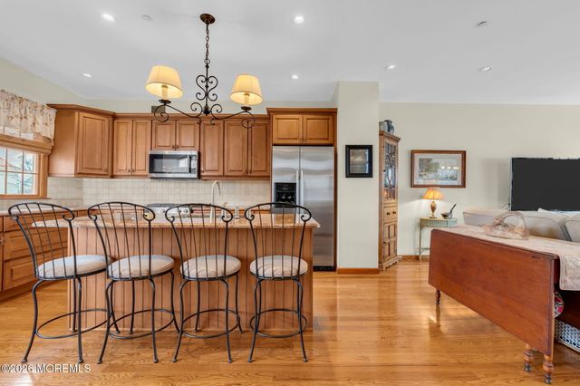 10 Waters Edge, Brielle, NJ 08730