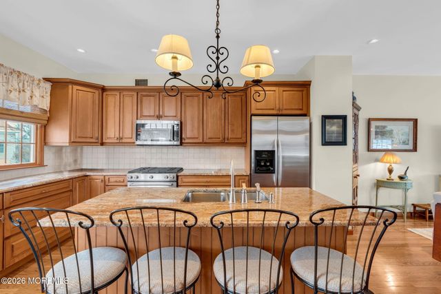 10 Waters Edge, Brielle, NJ 08730