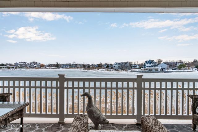 10 Waters Edge, Brielle, NJ 08730