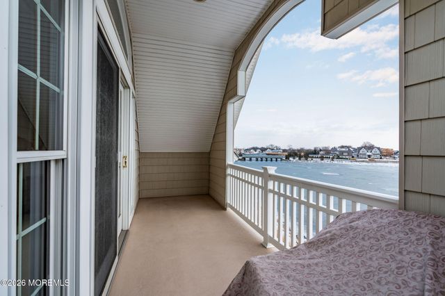 10 Waters Edge, Brielle, NJ 08730