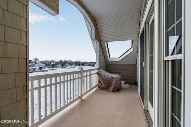 10 Waters Edge, Brielle, NJ 08730