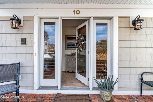 10 Waters Edge, Brielle, NJ 08730