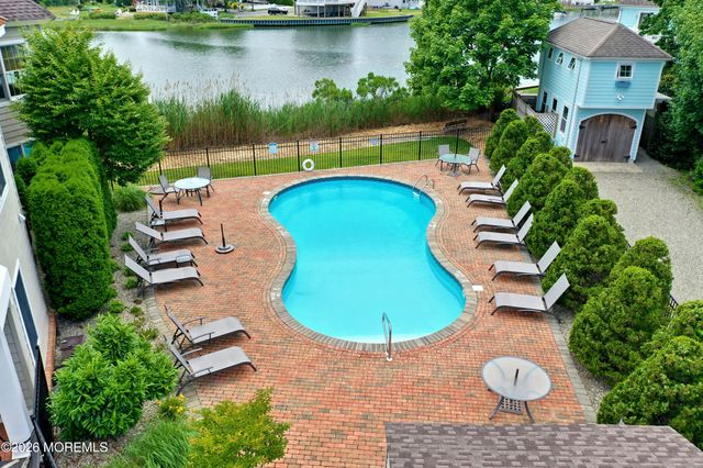 10 Waters Edge, Brielle, NJ 08730