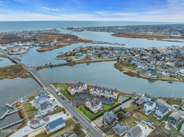 10 Waters Edge, Brielle, NJ 08730