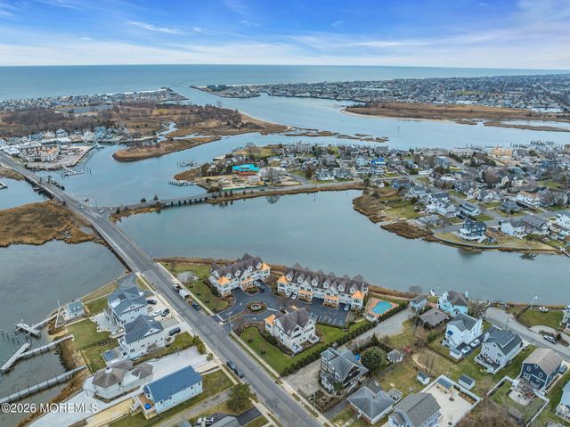 10 Waters Edge, Brielle, NJ 08730